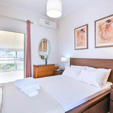 Apartment Family Near Port *